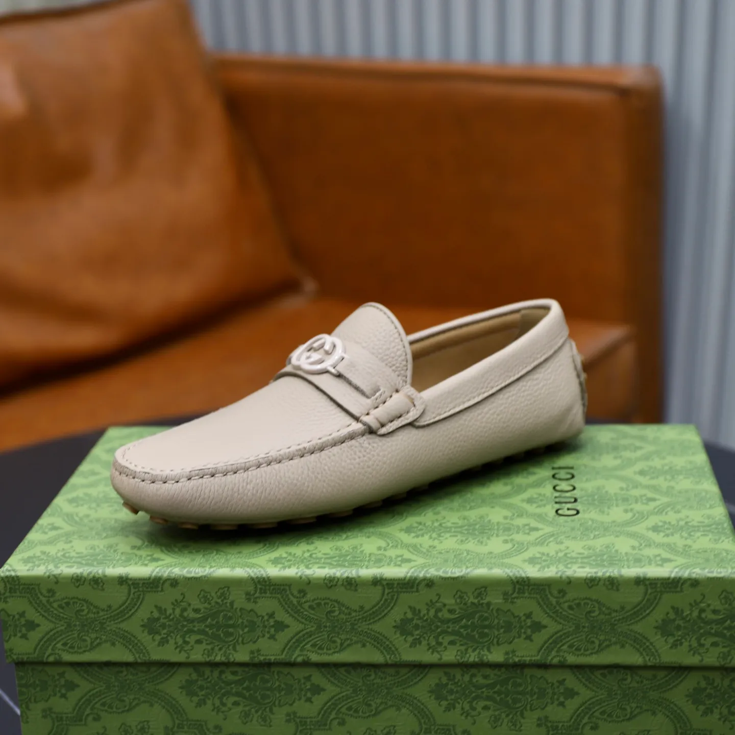Ex-factory price: 460💰[GUCCI] Gucci ⚠️High-end men’s driving and pedal series ⚠️38-44 (customized for 45) ⚠️All original cowhide leather! Thick and soft! Made entirely of calfskin lining! Rubber sheet anti-slip beanie sole! Three-dimensional package technology! Fashionable and classic! Handicrafts! Original high quality! Feel free to compare!